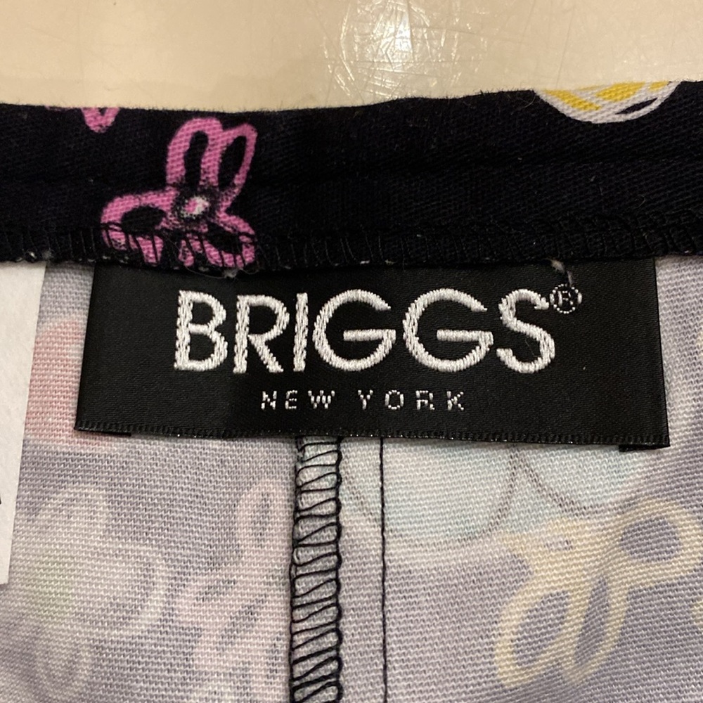 Briggs New York Vintage Skort.  Black w/Fruit and Flowers.  Shorts Built-in - Picture 4 of 5